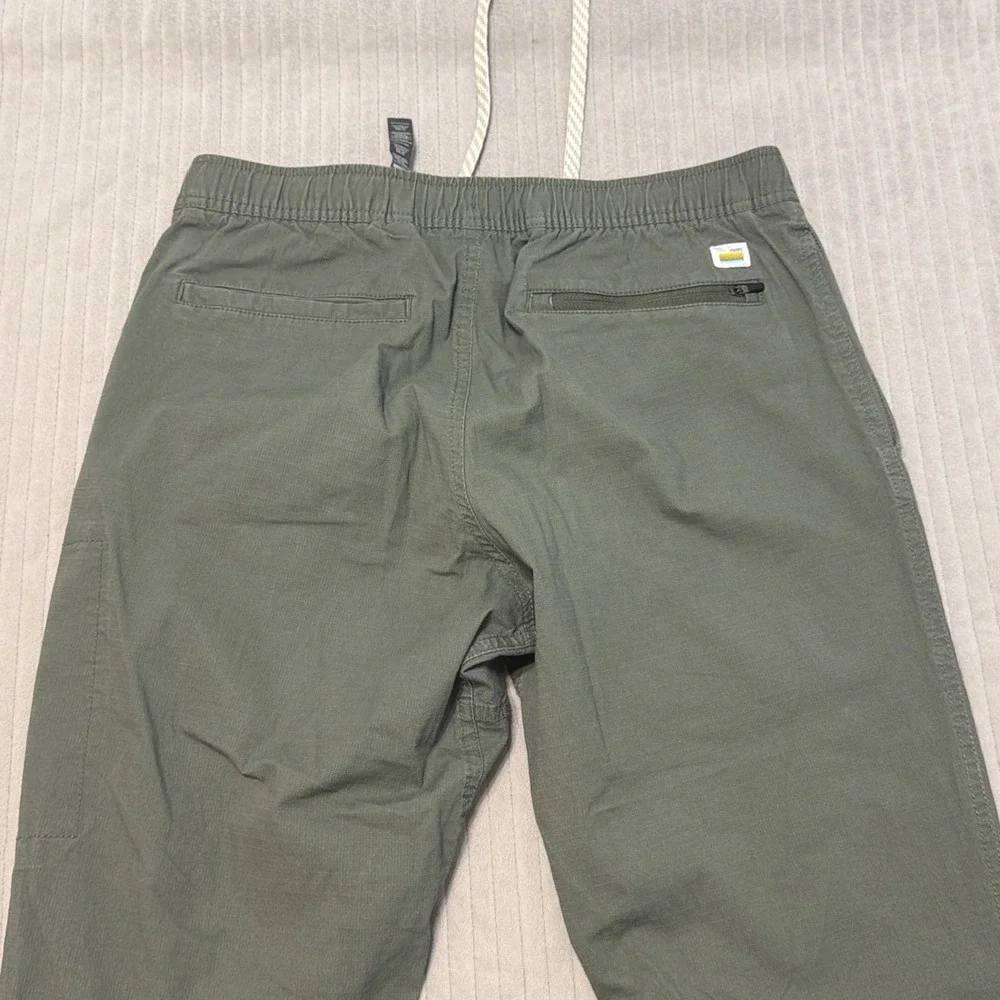 Vuori Pants Mens Medium Green Ripstop Elastic Waist Zip Pocket Hiking v412